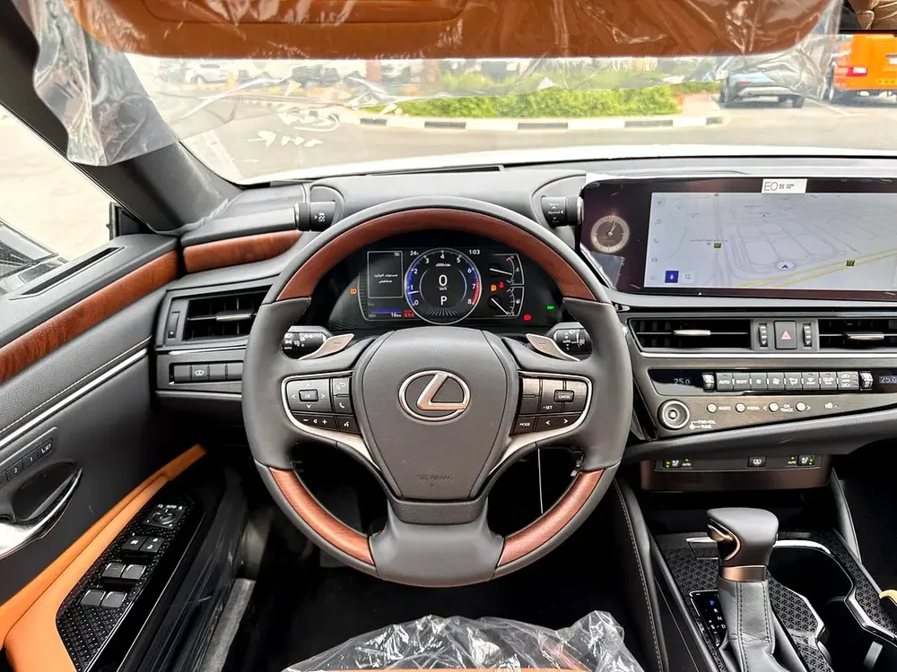 2025 LEXUS ES350 3.5L PANAROMIC ELITE GCC BRAND NEW 0KM - Image 6