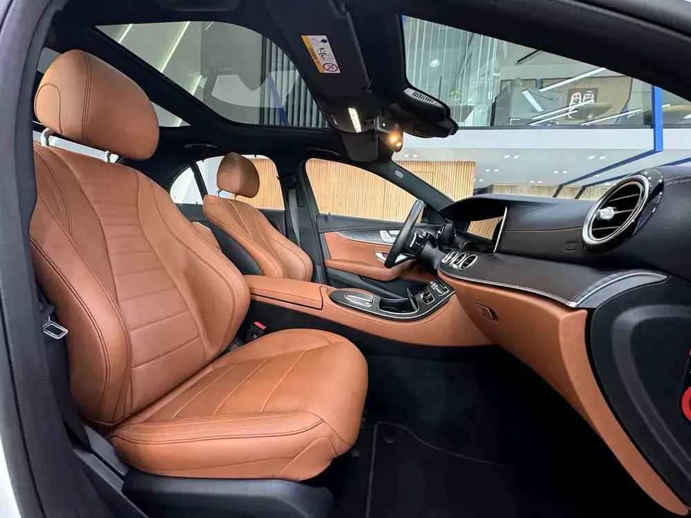 2023  - Mercedes-Benz E 300 GCC Specs - Pristine Condition - Image 11