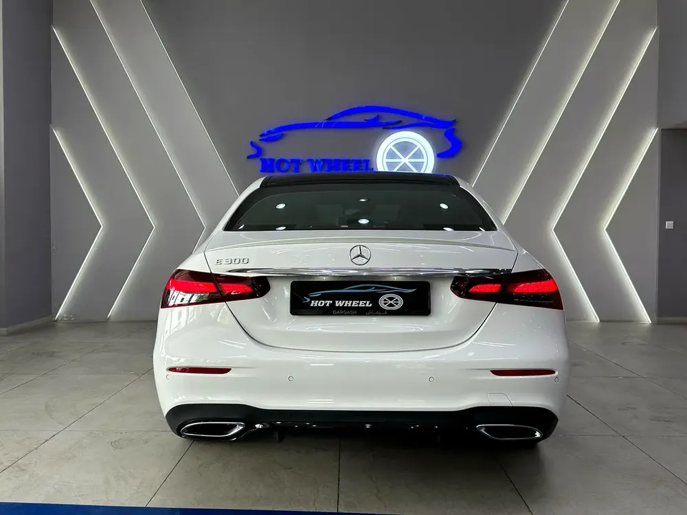 2023  - Mercedes-Benz E 300 GCC Specs - Pristine Condition - Image 4