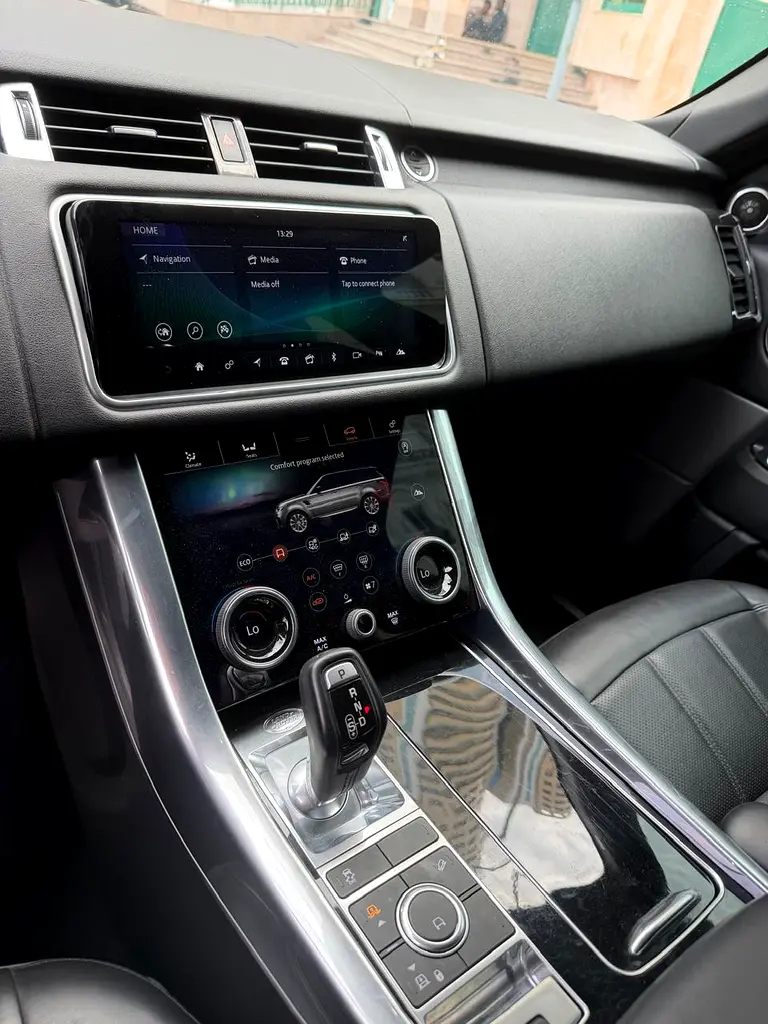 Ringe rover sport black edition 2021 diesel clean - Image 8