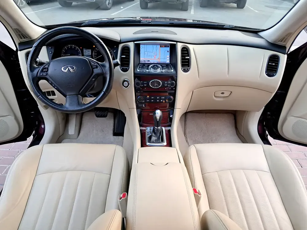 Infinite QX 50 Luxury (GCC) full options accident free single owner very well maintained - Image 14