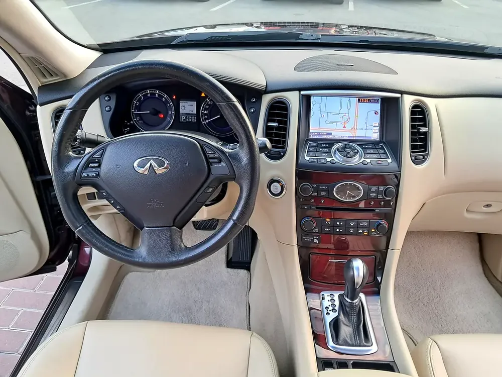 Infinite QX 50 Luxury (GCC) full options accident free single owner very well maintained - Image 15