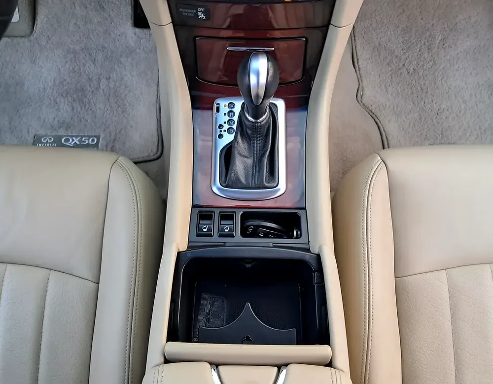 Infinite QX 50 Luxury (GCC) full options accident free single owner very well maintained - Image 16