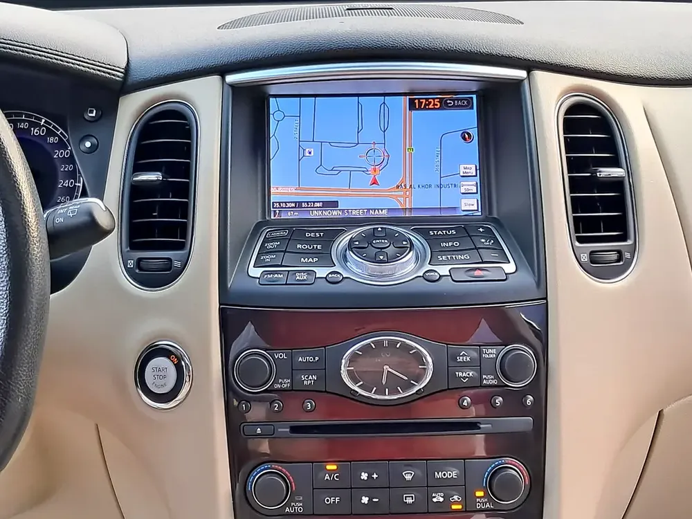 Infinite QX 50 Luxury (GCC) full options accident free single owner very well maintained - Image 19