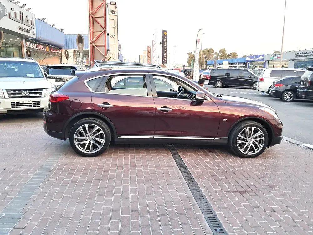 Infinite QX 50 Luxury (GCC) full options accident free single owner very well maintained - Image 20