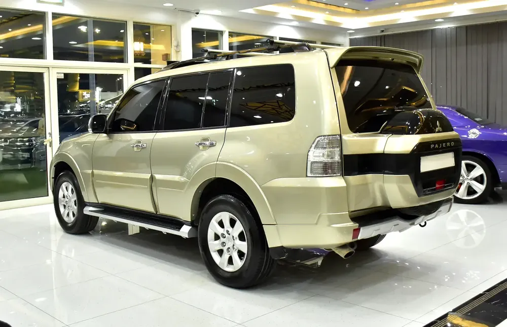 EXCELLENT DEAL for our Mitsubishi Pajero GLS ( 2017 Model ) in Golden Color GCC Specs - Image 7