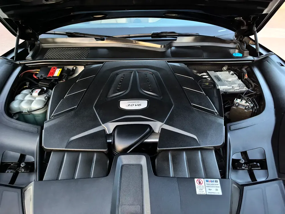 PORSCHE CAYENNE 2021 FULL SERVICE HISTORY FROM DELAR GCC - Image 18