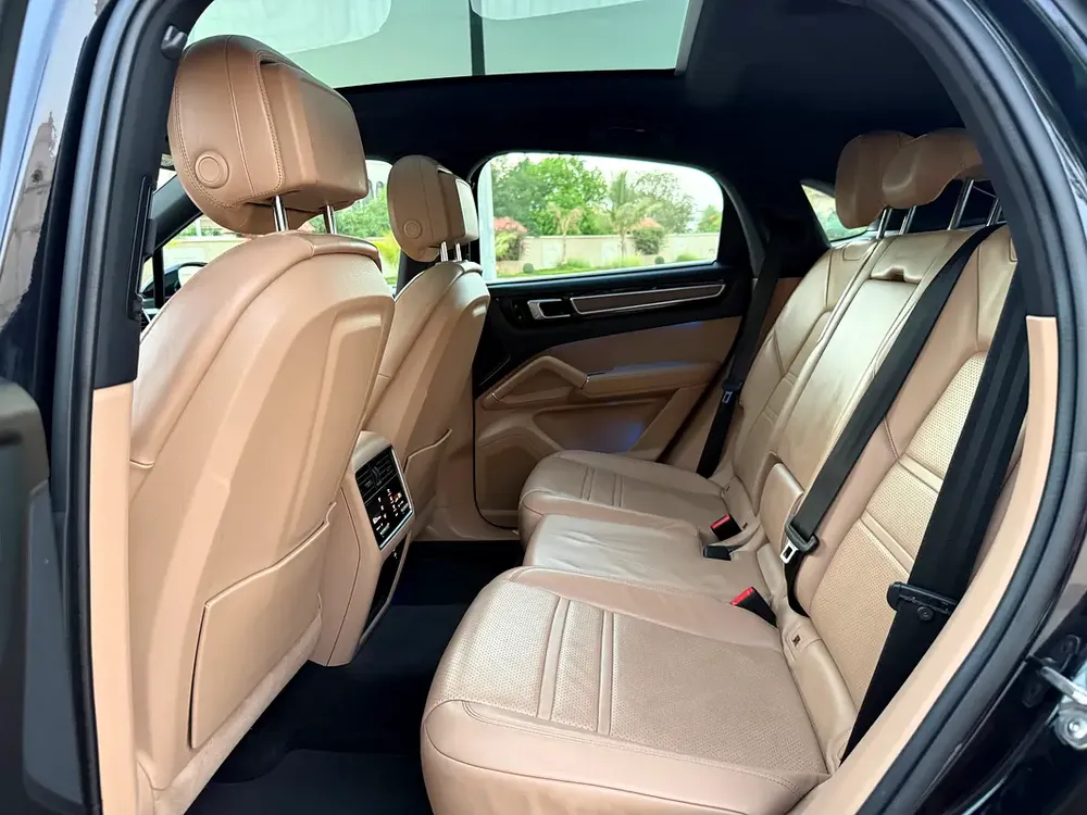 PORSCHE CAYENNE 2021 FULL SERVICE HISTORY FROM DELAR GCC - Image 7