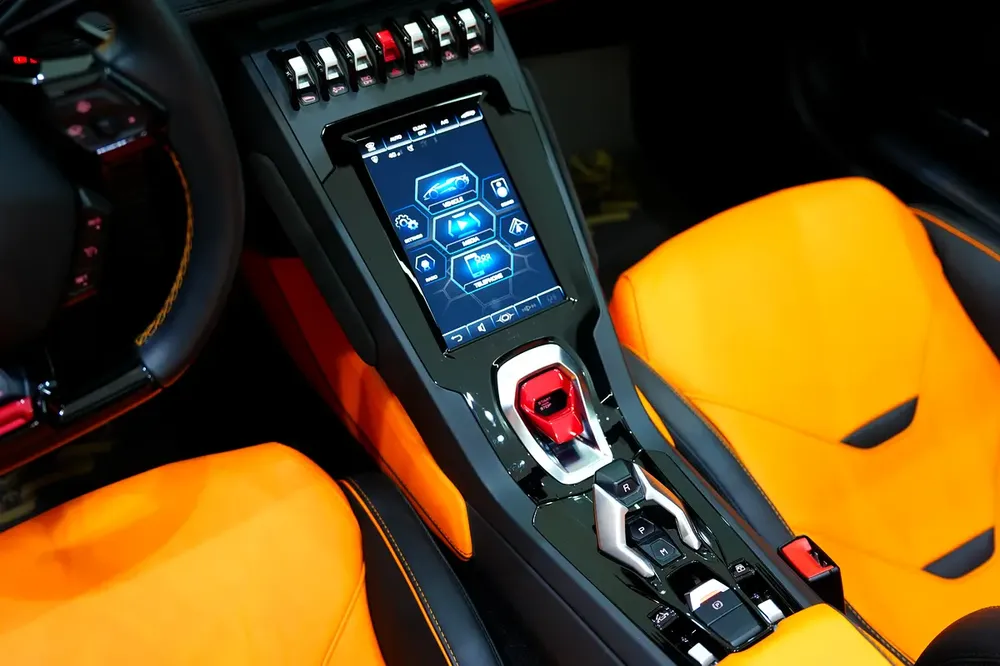2023 Lamborghini HuraCan EVO Spyder, Lifting System, Apple CarPlay, Carbon Fiber Interior!! - Image 10