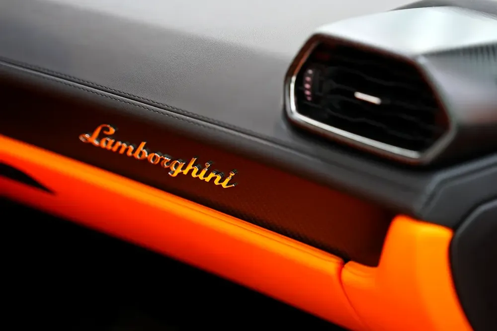 2023 Lamborghini HuraCan EVO Spyder, Lifting System, Apple CarPlay, Carbon Fiber Interior!! - Image 11