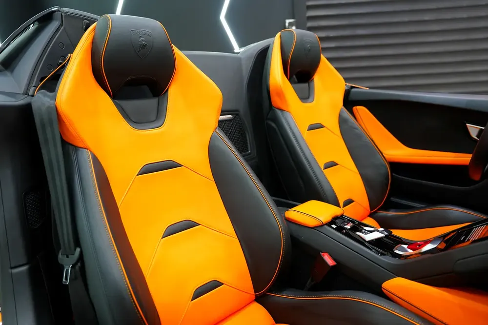 2023 Lamborghini HuraCan EVO Spyder, Lifting System, Apple CarPlay, Carbon Fiber Interior!! - Image 8