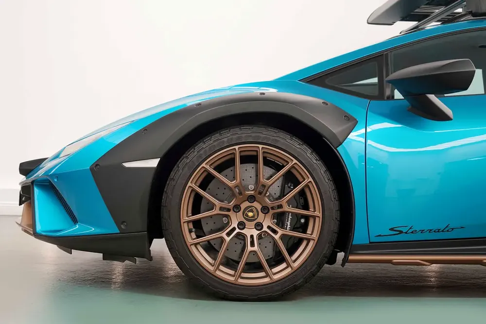2024 LAMBORGHINI HURACAN STERRATO / GCC / WARRANTY AND SERVICE - Image 5
