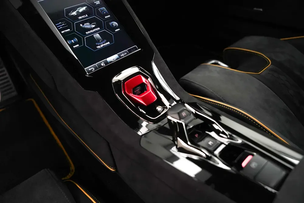 2024 LAMBORGHINI HURACAN STERRATO / GCC / WARRANTY AND SERVICE - Image 8