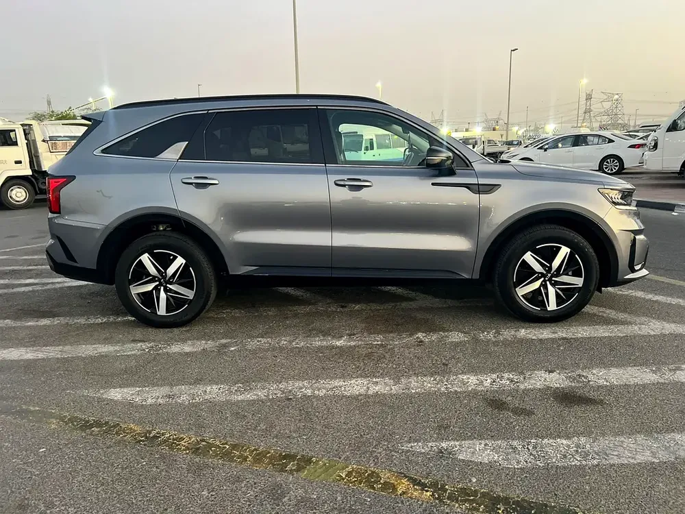 2021 Kia Sorento S Class – 2.5L – Full Option – Panoramic Roof – 7 Seater – Full Option - Image 4