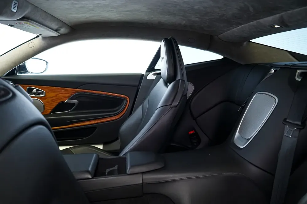 DB 11 V12 | WOOD TRIM INTERIOR | WARRANTY AVAILABLE - Image 10