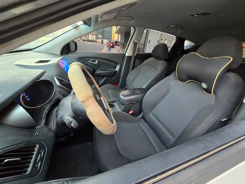 Hyundai Tucson Limited 2015 - GCC Specs - Image 10