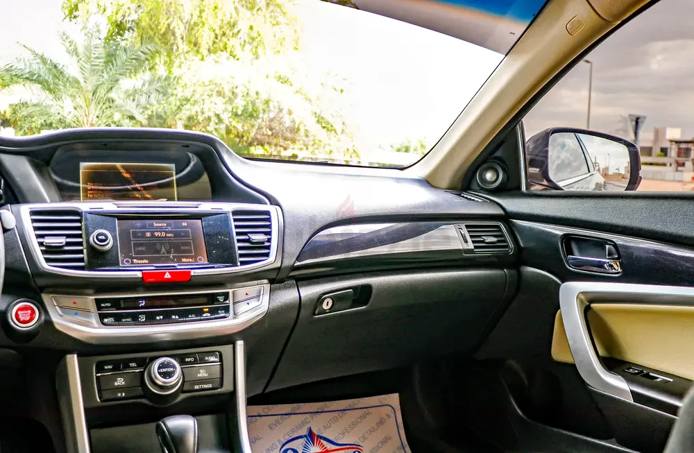 2013 Honda Accord V6  Coupe GCC Specification - Image 14