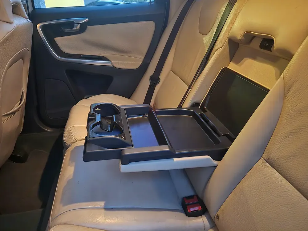Volvo XC60 T5 2014 GCC Specs - Image 10