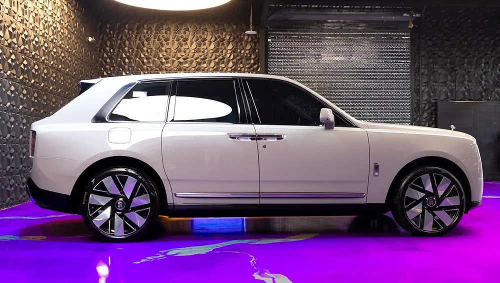 Rolls-Royce Cullinan Silver Badge 2026 - European Specs - Brand New - Image 4