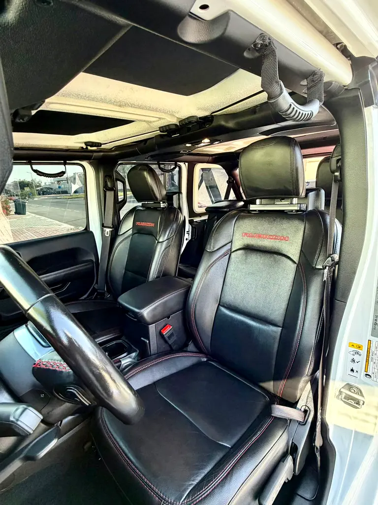 2020 Jeep Wrangler Unlimited Rubicon • 3.6L V6 • ADVENTURE READY! - Image 10