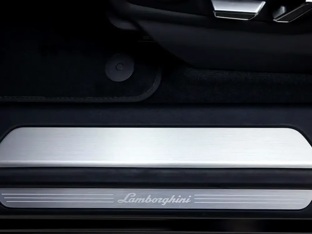 2022 | Lamborghini | Urus Graphite Capsule | European Spec | Pristine Condition - Image 18