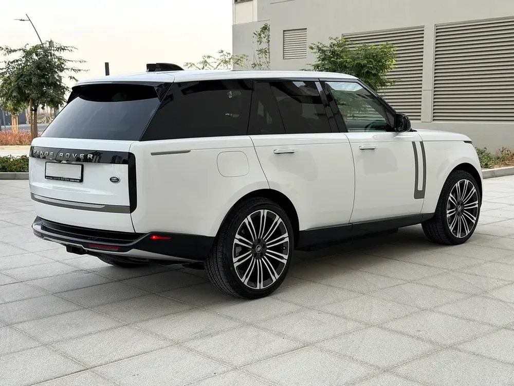 Land Rover Range Rover SE 2023 - American Specs - Image 8