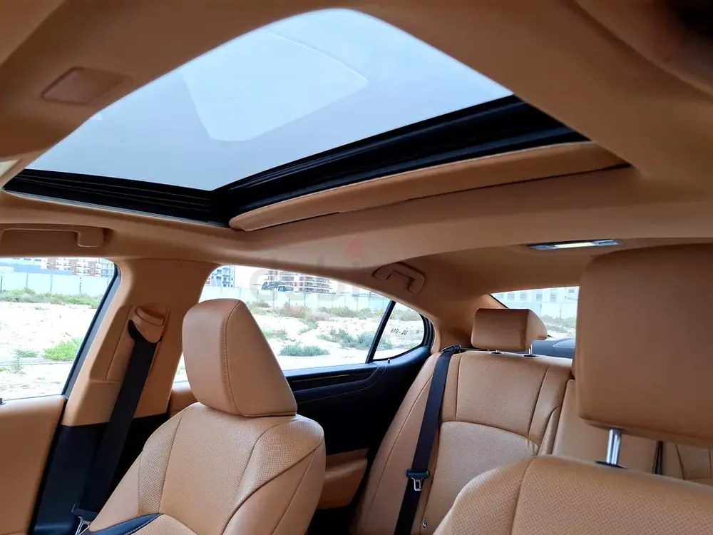 AED 2021/month | 2023 Lexus ES-Series ES 300h | GCC Specs | Ref#450558 - Image 10