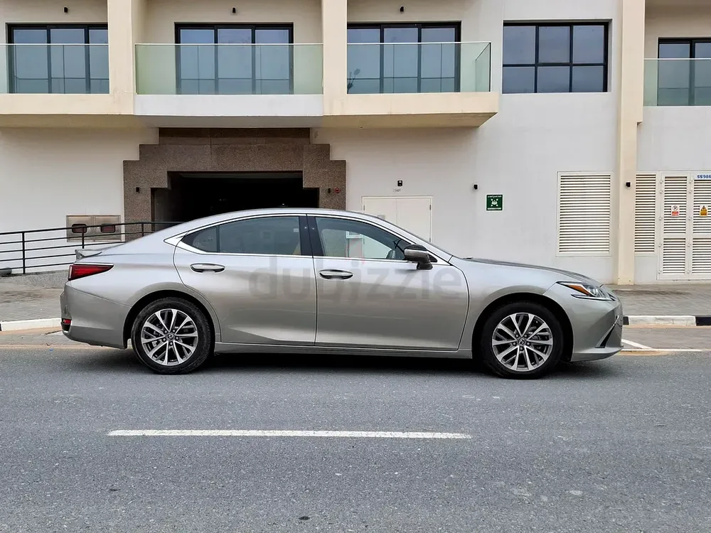 AED 2021/month | 2023 Lexus ES-Series ES 300h | GCC Specs | Ref#450558 - Image 4