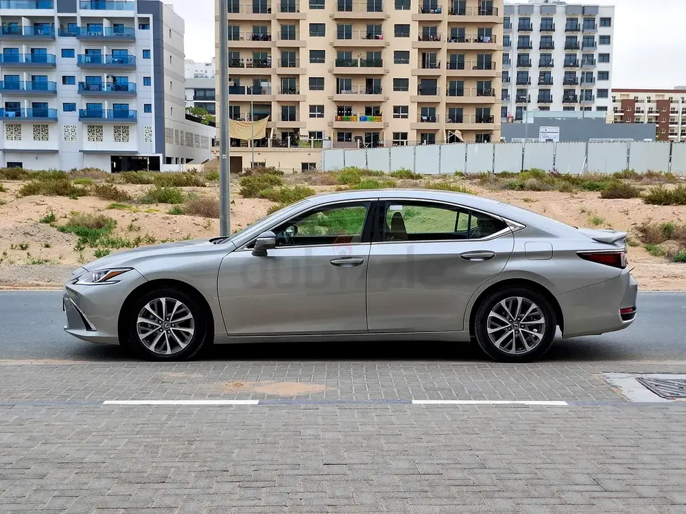 AED 2021/month | 2023 Lexus ES-Series ES 300h | GCC Specs | Ref#450558 - Image 5