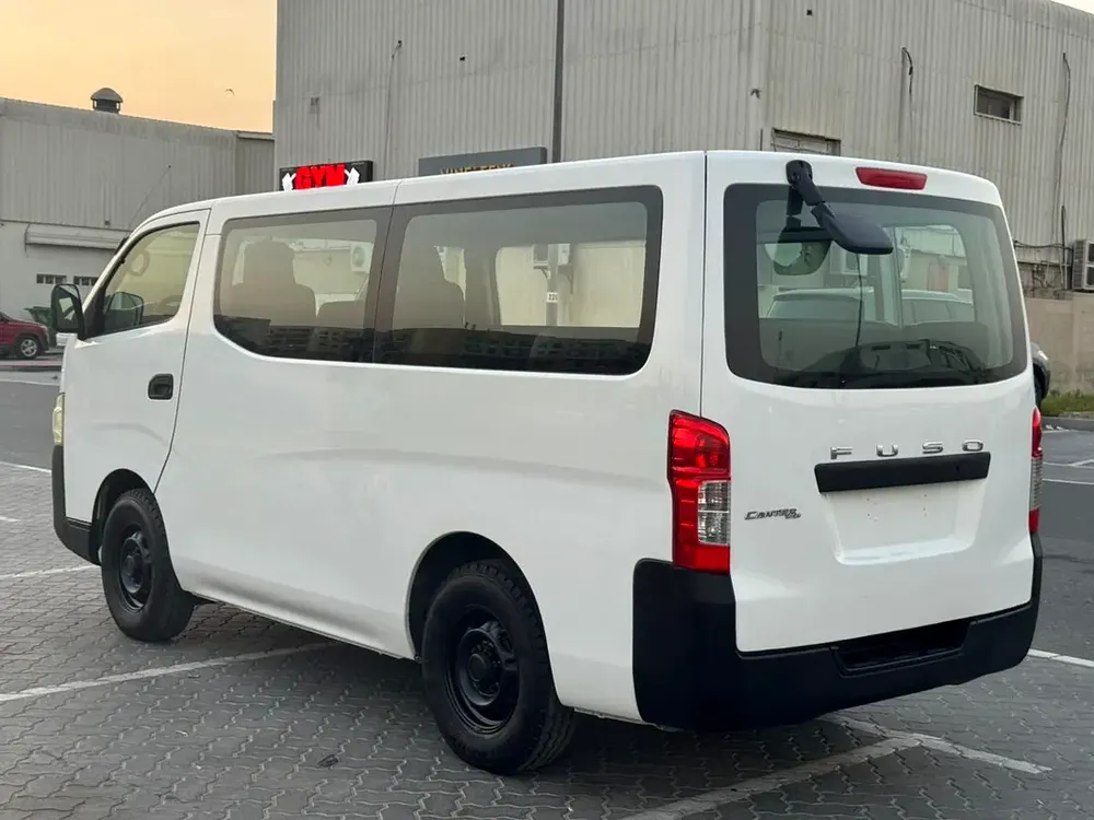 Nissan Urvan NV350 2016 GCC Specs - Well Maintained - Image 13