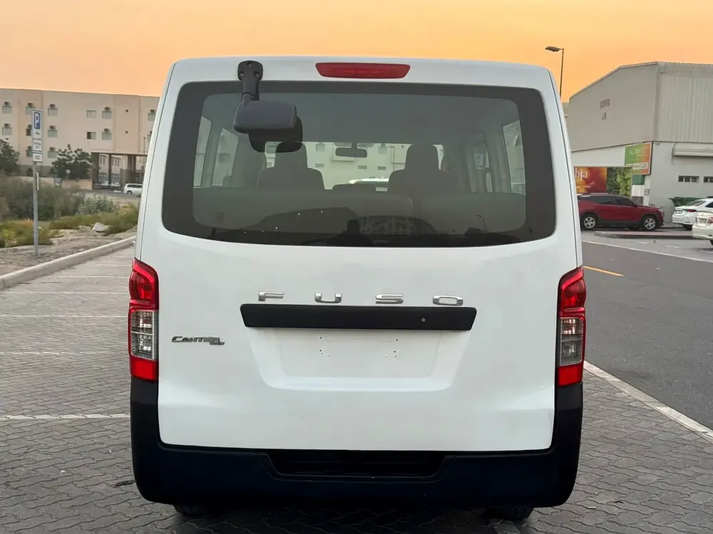 Nissan Urvan NV350 2016 GCC Specs - Well Maintained - Image 14