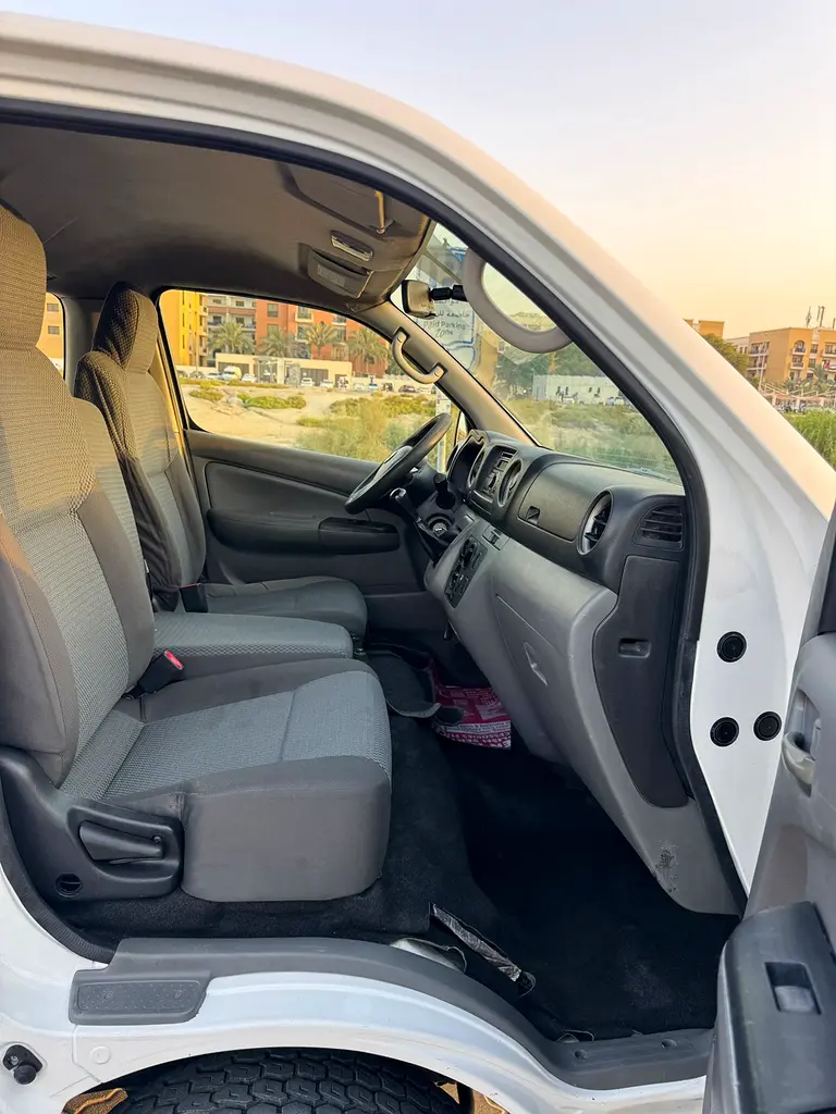 Nissan Urvan NV350 2016 GCC Specs - Well Maintained - Image 6