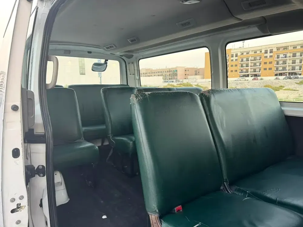 Nissan Urvan NV350 2016 GCC Specs - Well Maintained - Image 8