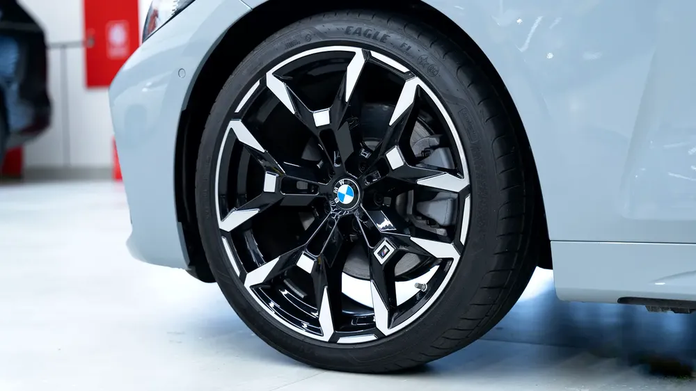 BMW 4-Series 430i Convertible 2025 - Japanese Specs - GCC Stock - Image 10