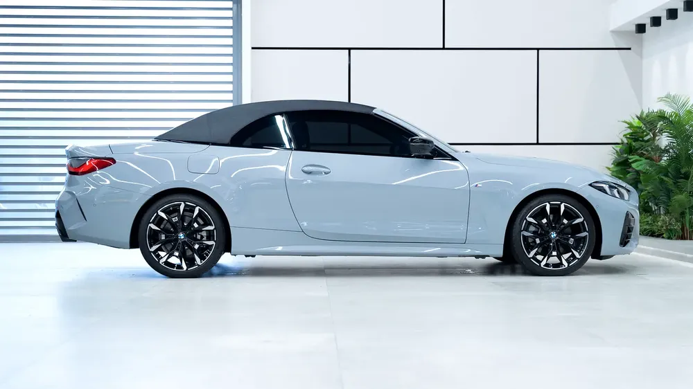 BMW 4-Series 430i Convertible 2025 - Japanese Specs - GCC Stock - Image 4