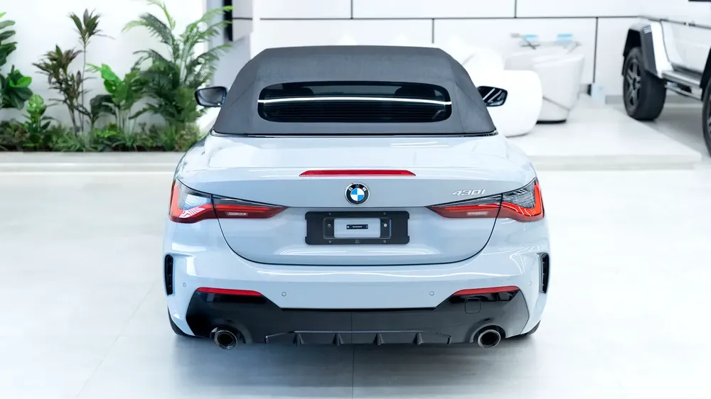 BMW 4-Series 430i Convertible 2025 - Japanese Specs - GCC Stock - Image 8