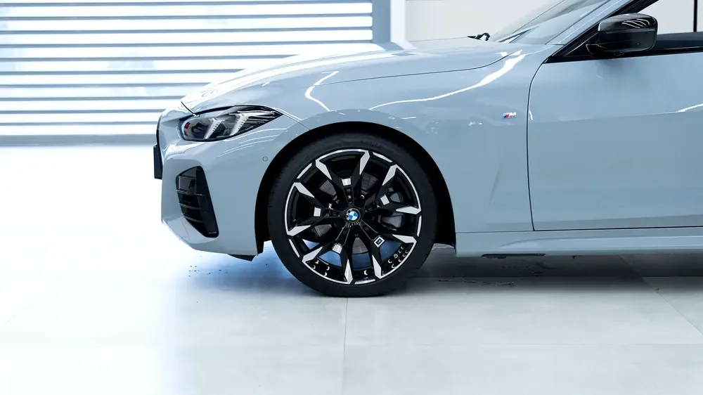 BMW 4-Series 430i Convertible 2025 - Japanese Specs - GCC Stock - Image 9