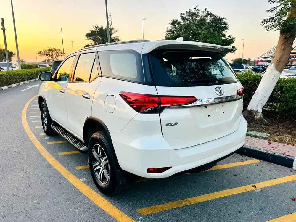 Toyota Fortuner EXR 2019 GCC Specs Original paint Accident free - Image 10