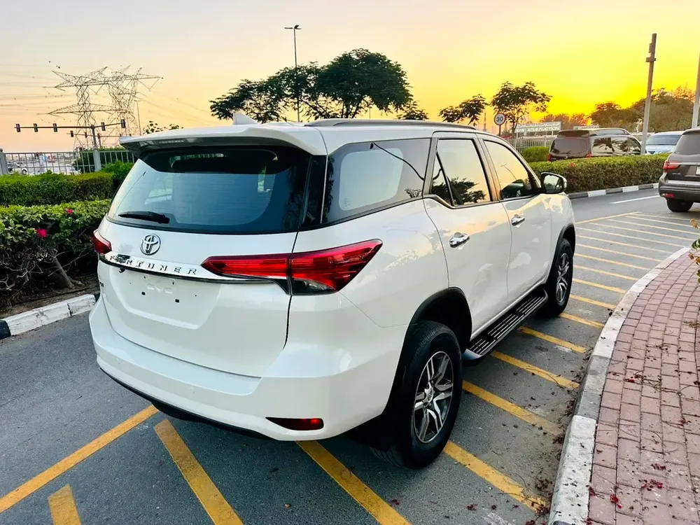 Toyota Fortuner EXR 2019 GCC Specs Original paint Accident free - Image 11