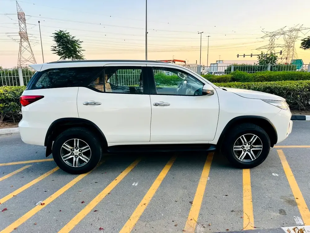 Toyota Fortuner EXR 2019 GCC Specs Original paint Accident free - Image 14