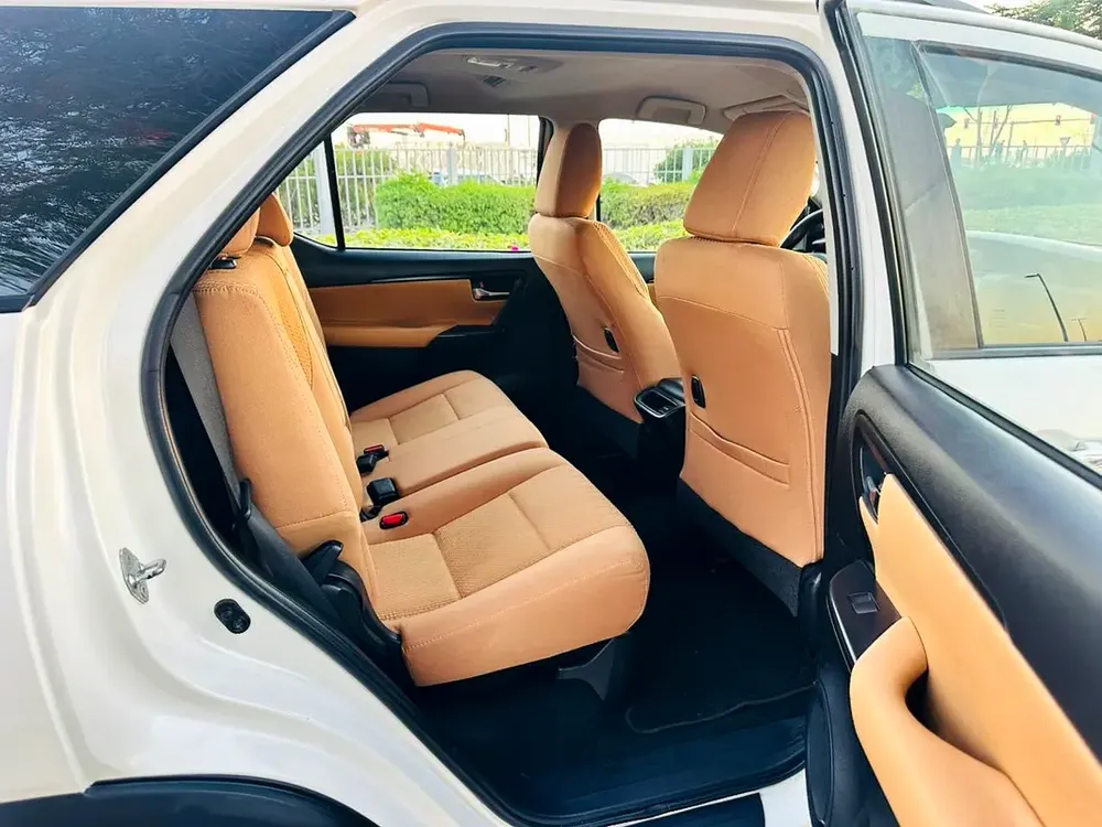 Toyota Fortuner EXR 2019 GCC Specs Original paint Accident free - Image 6