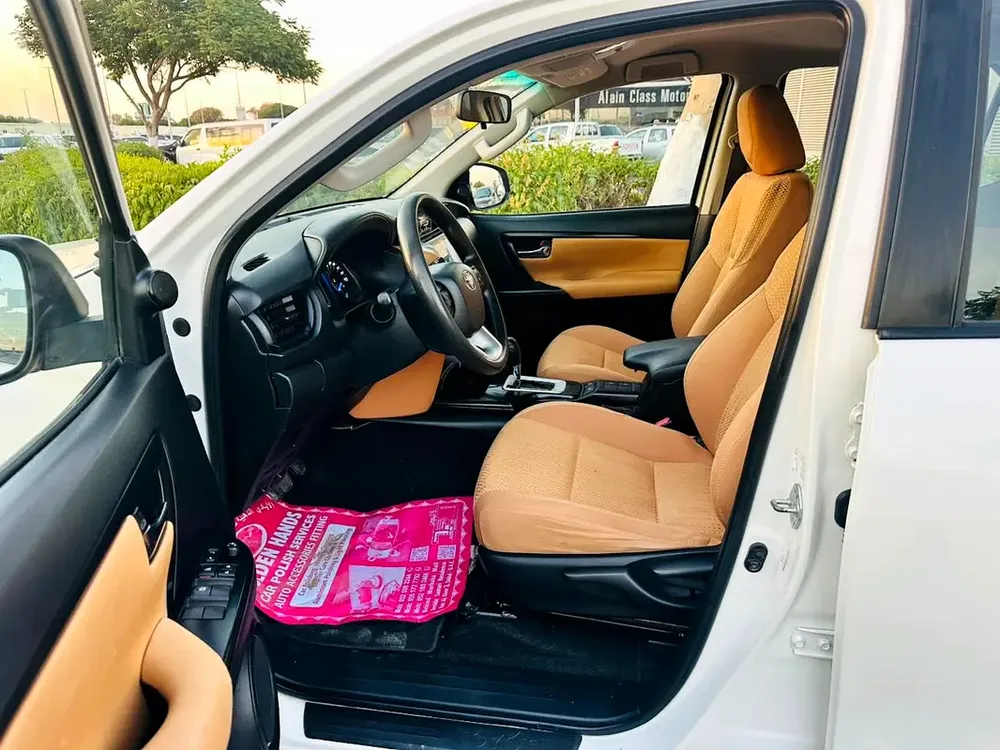 Toyota Fortuner EXR 2019 GCC Specs Original paint Accident free - Image 7