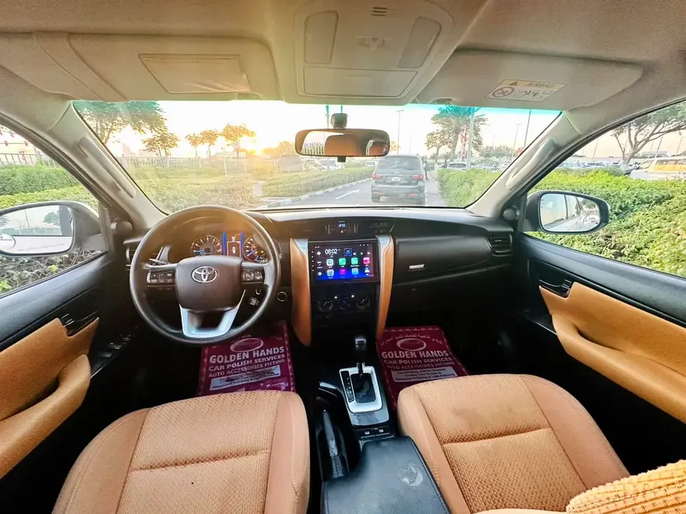 Toyota Fortuner EXR 2019 GCC Specs Original paint Accident free - Image 9