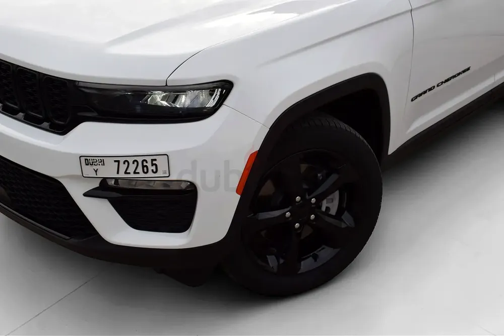 Jeep Grand Cherokee Altitude 2024 | Warranty till 2027 | Full Agency | 1 Owner | Like New - Image 5