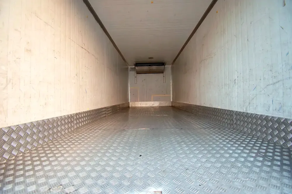 2016 Isuzu NPR Freezer | Diesel GCC Specs | Ref#I31867 - Image 7