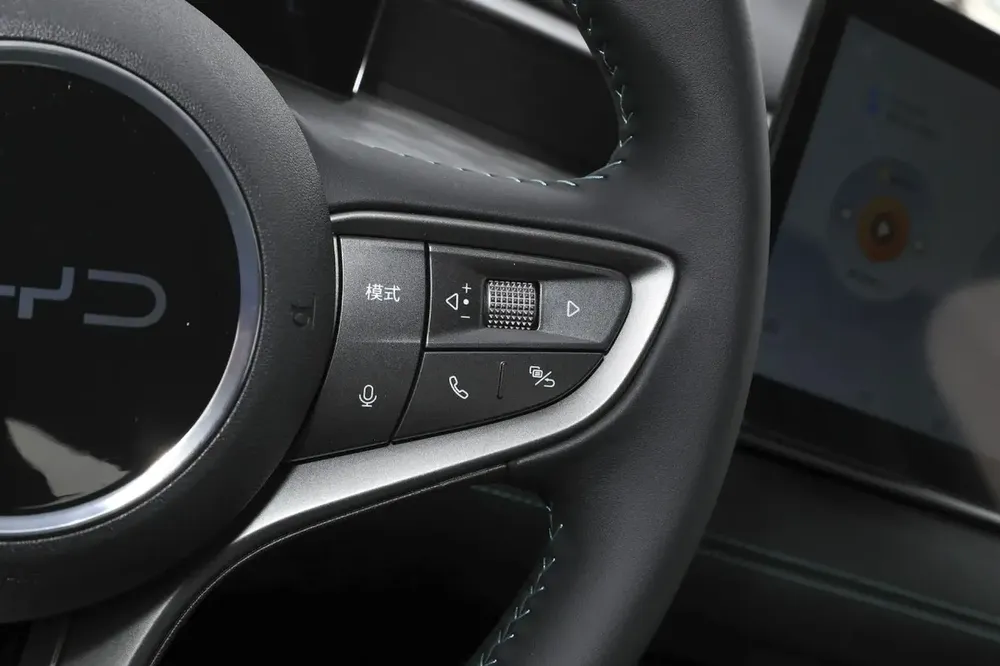 BYD Seal 05 DM-i 55KM Luxury - Image 10