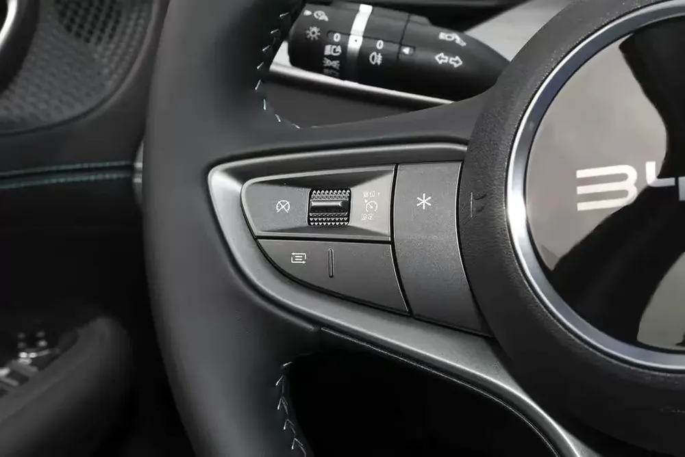 BYD Seal 05 DM-i 55KM Luxury - Image 8