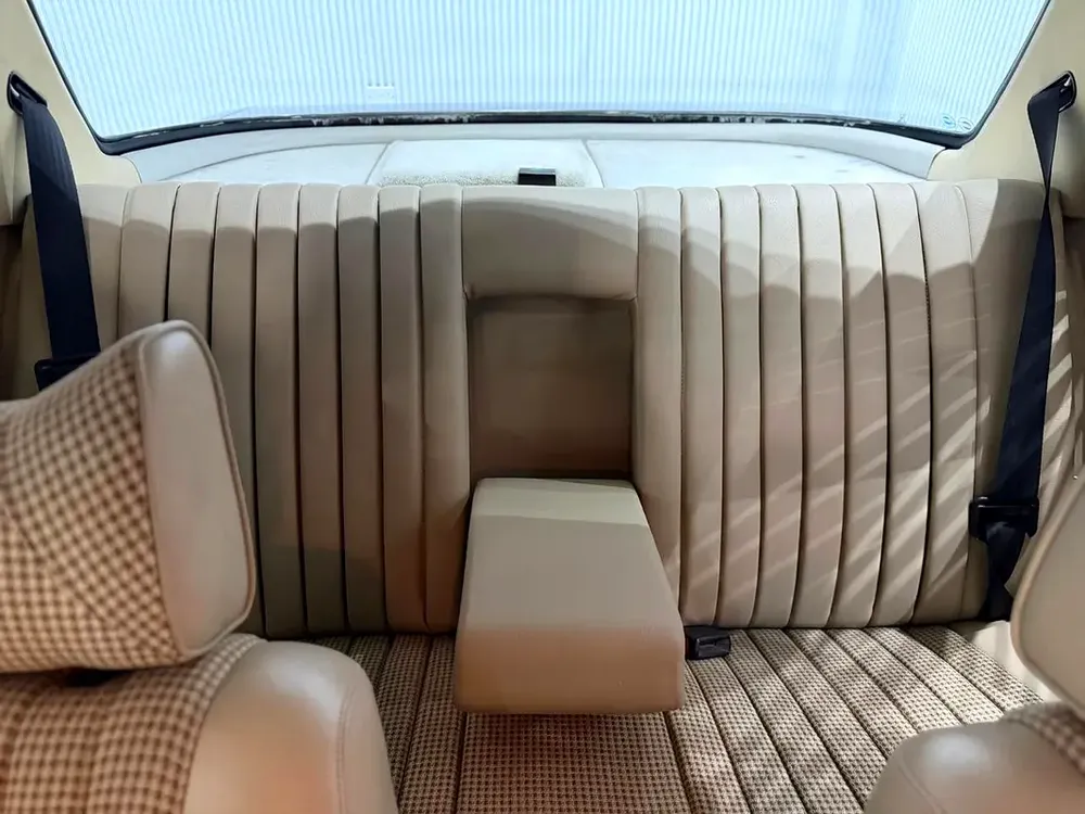 1978 Mercedes-Benz SLC-Class - Iconic Classic - Japanese Specs - Image 10