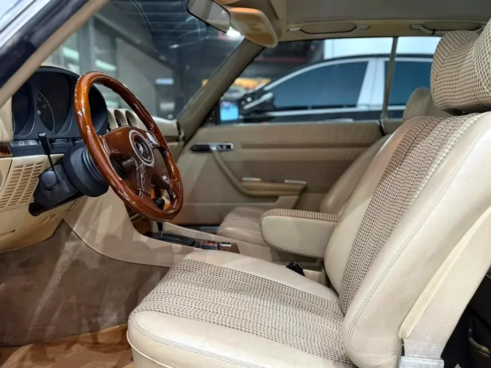 1978 Mercedes-Benz SLC-Class - Iconic Classic - Japanese Specs - Image 15