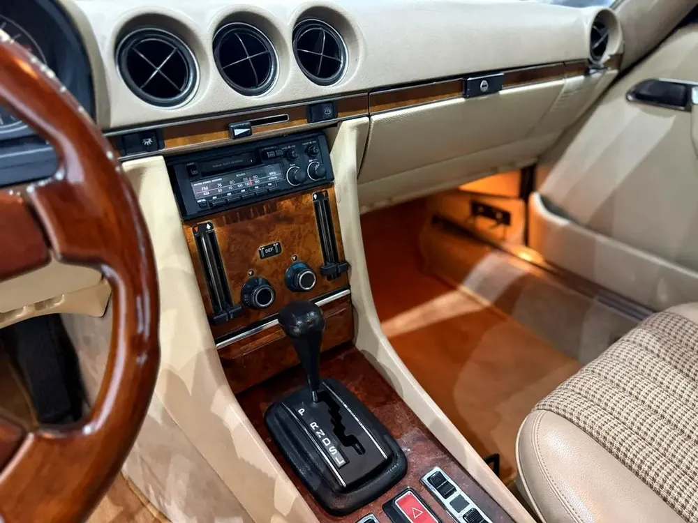 1978 Mercedes-Benz SLC-Class - Iconic Classic - Japanese Specs - Image 16